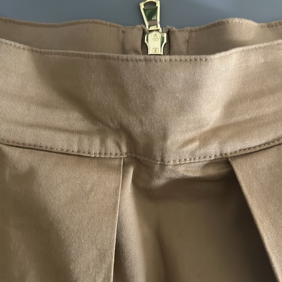 Midi skirt with pleates in A-silhouette. Size US8. Excellent condition. - Picture 3 of 5